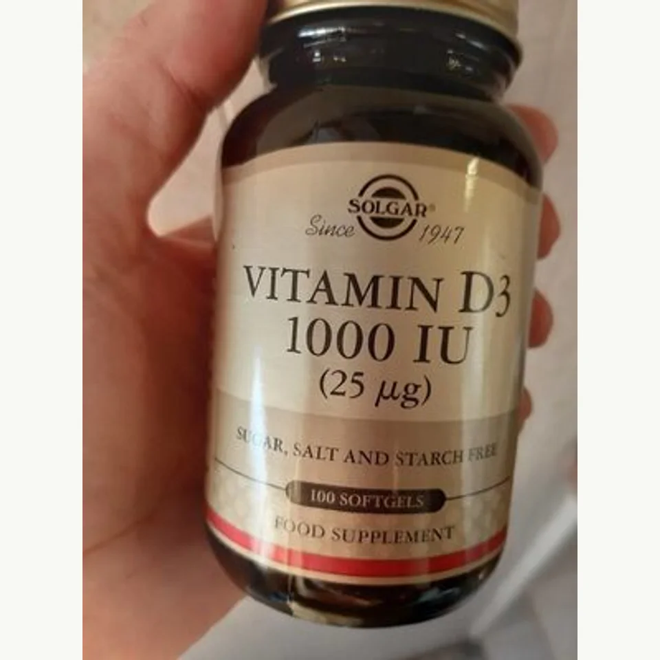 Envase frontal de Solgar Vitamina D3 1000 UI